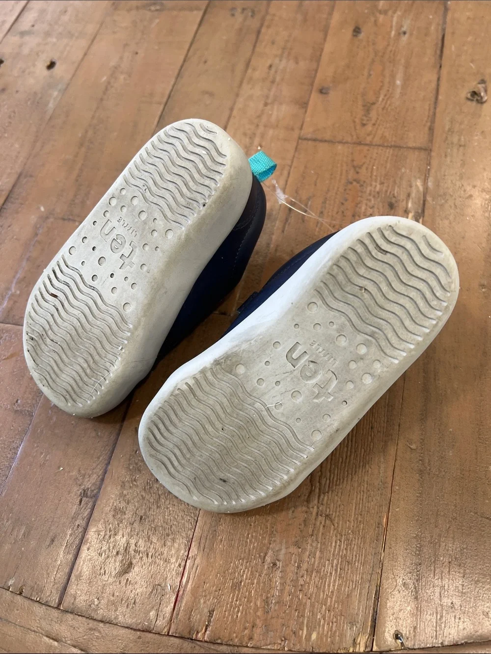 Ten little navy leather hook and loop sneakers little kids size 7